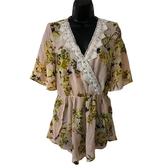 Love Tree M Floral Blush Lace Trim Romper - Picture 2 of 6